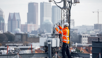 Bouwmedewerker op toren